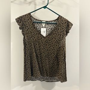 Evereve olive and black short sleeved blouse. NWT.